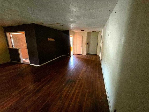 3rd image of 5118 Cortelyou Ln