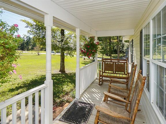4th image of 2103 Brandon Station Ct