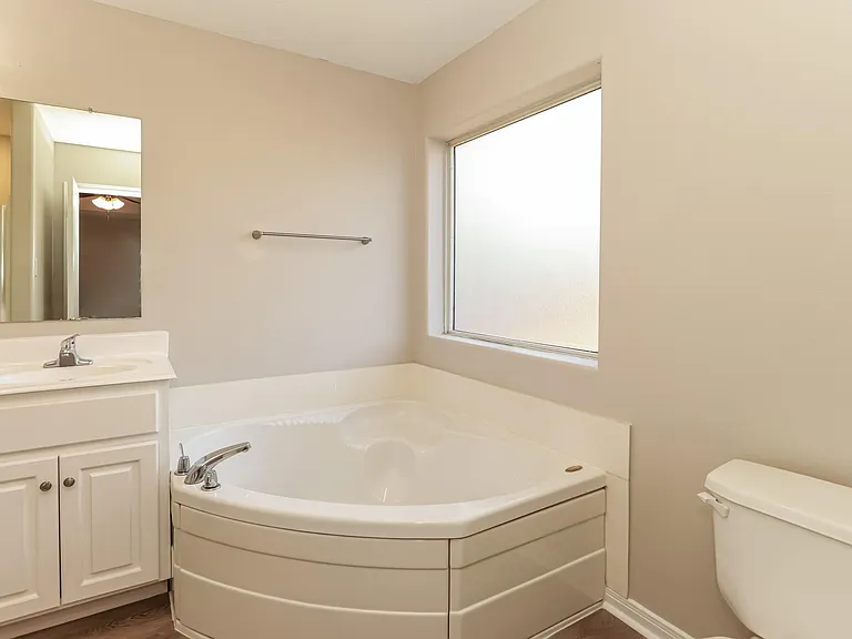 16360 Hidden River Ct — Photo 12