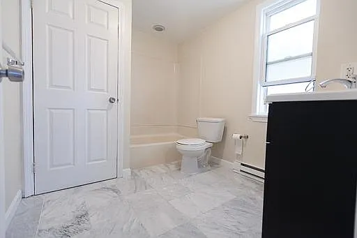367 Maverick St #2 — Photo 5