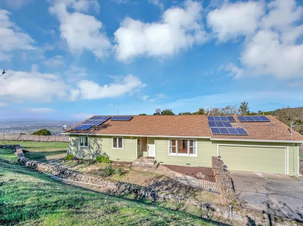 6045 Hyland Way, Penngrove, CA 94951