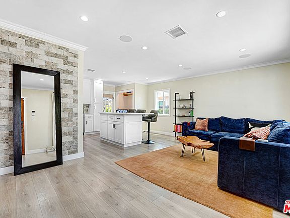 3rd image of 15441 Lemarsh St