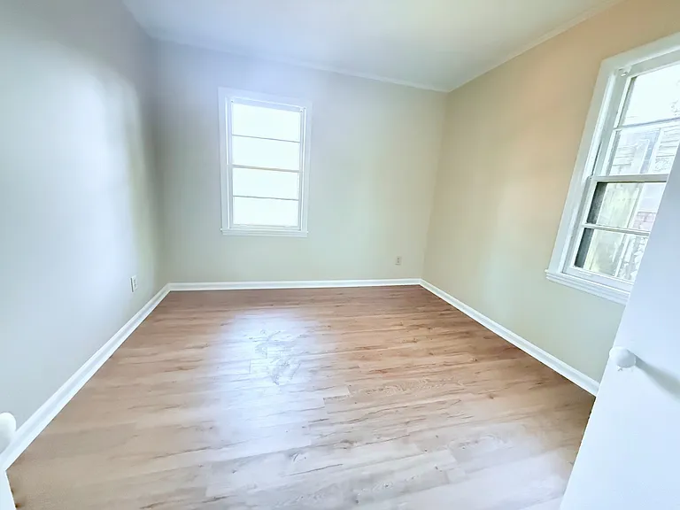 5042 Alrose Ave — Photo 4