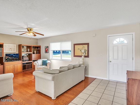 3rd image of 168 SHORES Boulevard