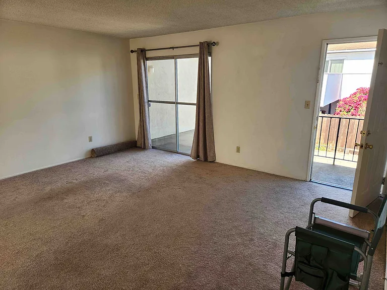 1110 Opal St #C — Photo 4