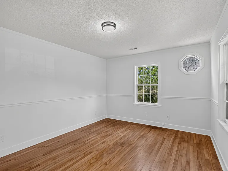 1604 Truman Ave — Photo 8