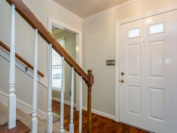 3rd image of 400 Tall Oaks Dr