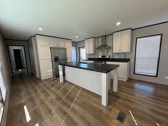 3rd image of 1010 Reservation Rd #E09