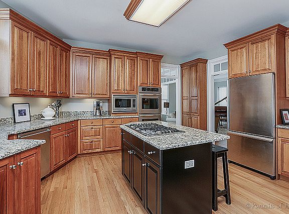 3rd image of 1N501 Peachtree Ln