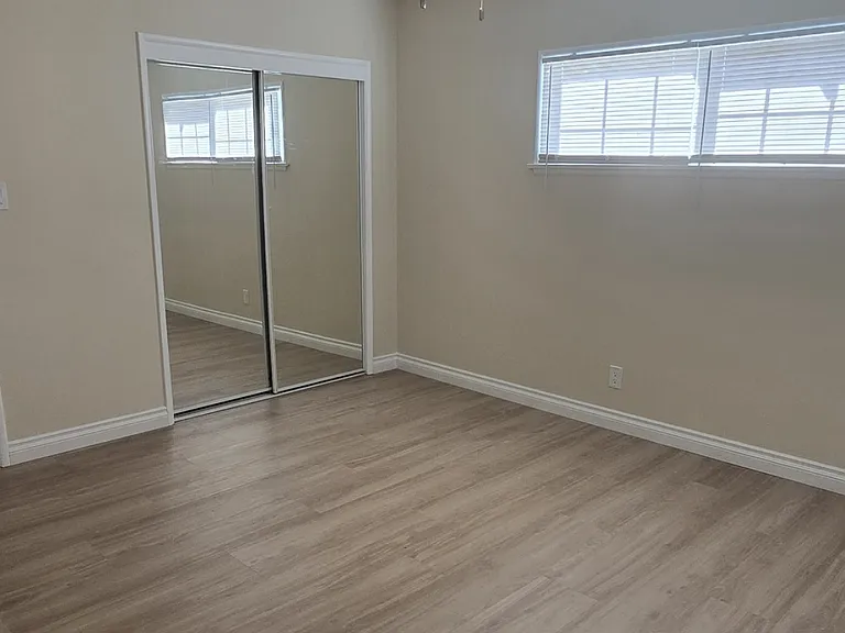 20533 Stagg St — Photo 4