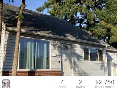 2035 SE Tacoma St, Portland, OR, 97202