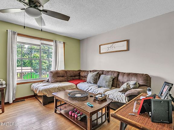 5th image of 2312 Patricia Cir