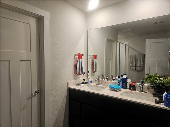 5th image of 960 Lady Bird Ln