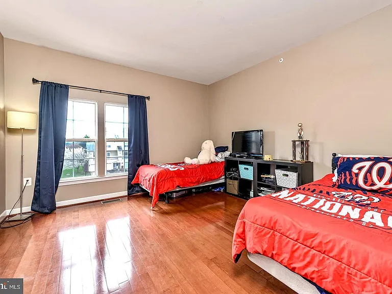 42526 Mayflower Ter — Photo 9