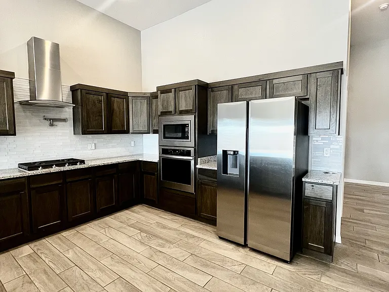 11365 Hidalgo Dr — Photo 2