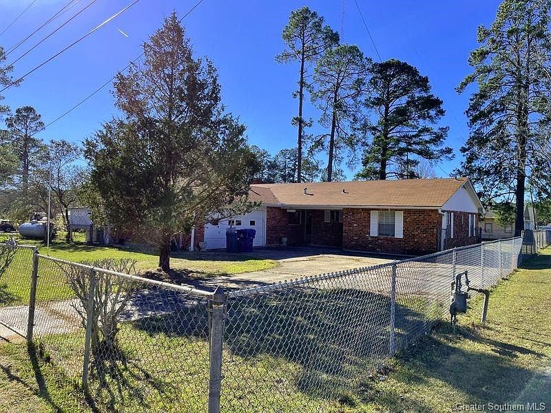 200 Tower St, Leesville, LA 71446 Zillow