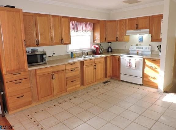 2nd image of 30 Woodview Ct