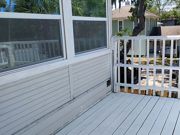 5th image of 208 Fairview Ave #3