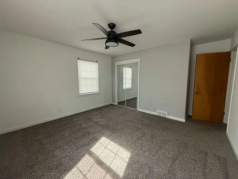 2600 Warrensville Center Rd #2 — Photo 11
