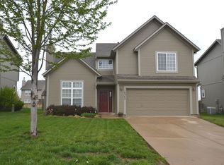 16362 W 157th St, Olathe, KS 66062