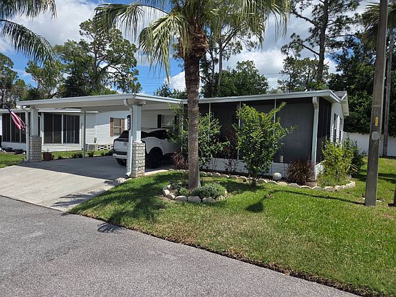 3rd image of 191 Charlotte Cir E