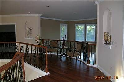 5th image of 10215 40th Ave E