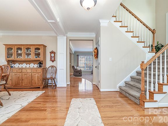 3rd image of 3308 Grandeur Rd