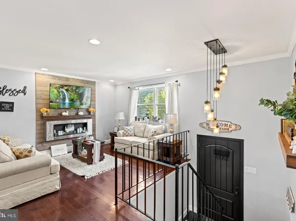 1907 Egg Harbor Rd, Lindenwold, NJ 08021