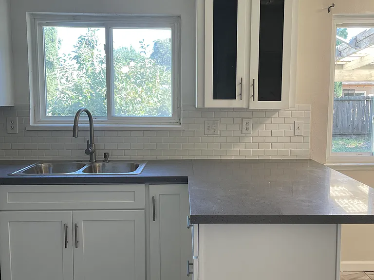 185 Mesa Ct — Photo 4