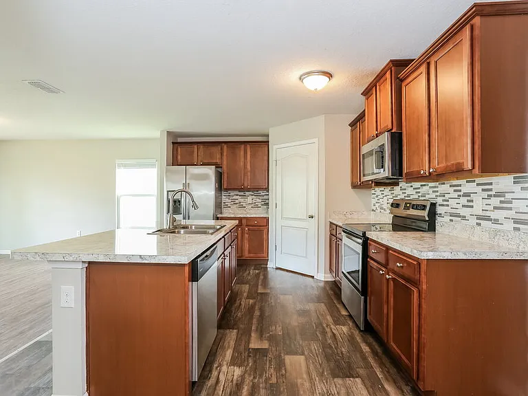 2067 Tyson Lake Dr — Photo 7