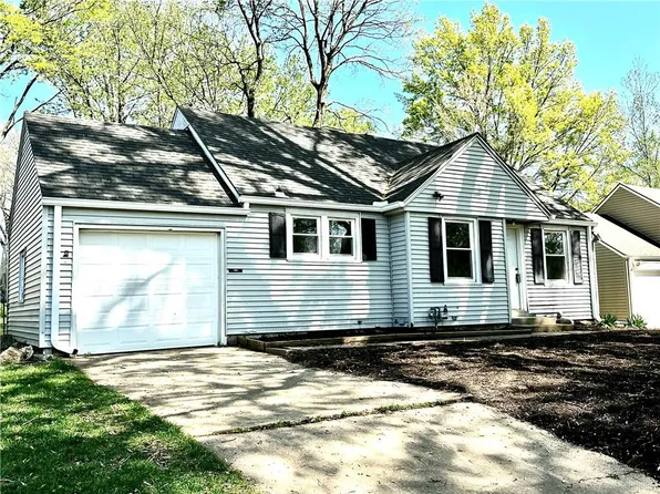7841 Pennsylvania Ave, Kansas City, MO 64114