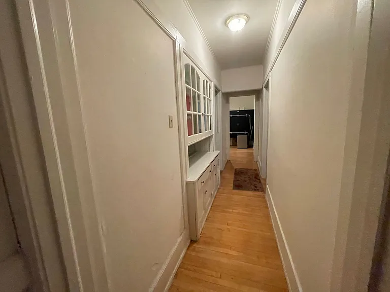 1030 N Marshall St — Photo 37