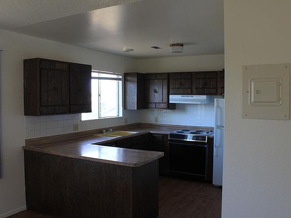 3rd image of 1311 Anita St