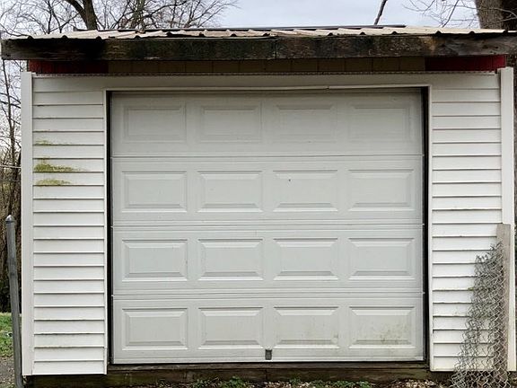 3rd image of 116 Florence Ave