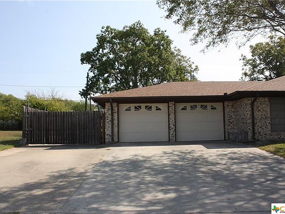 3rd image of 1110 Ruiz Dr