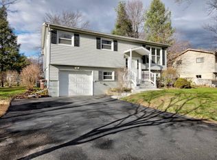 77 Rapple Dr, Albany, NY 12205