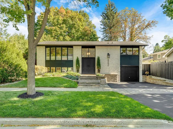 2250 Dunedin Rd, Oakville, ON L6J 5V5