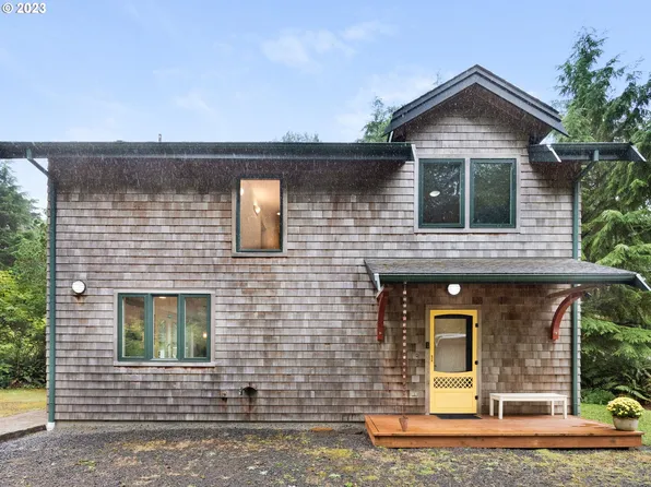 32100 Hemlock Ln, Arch Cape, OR 97102