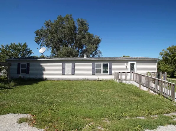 406 W Church St, Washburn, IL 61570