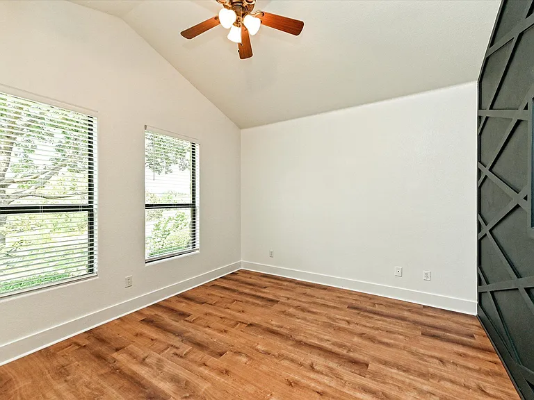 15208 Bowling Ln — Photo 14