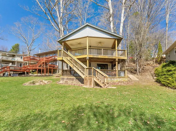 323 Greenacre Dr, Howard, OH 43028