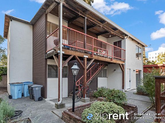 Front of the building. Unit A is the bottom unit.