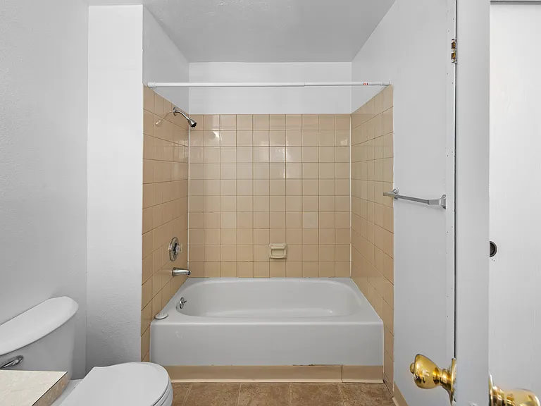1601 Norpoint Way NE #A — Photo 6