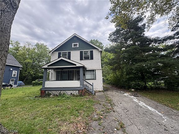 2nd image of 905 E 143rd St
