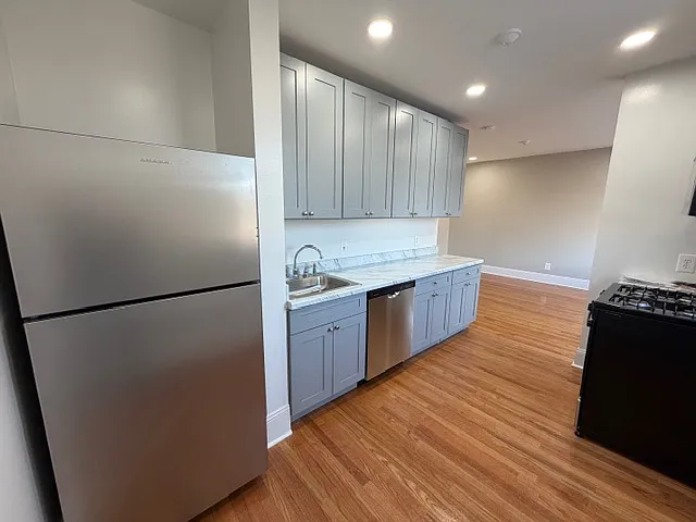 7371 N Ridge Blvd #3J — Photo 2