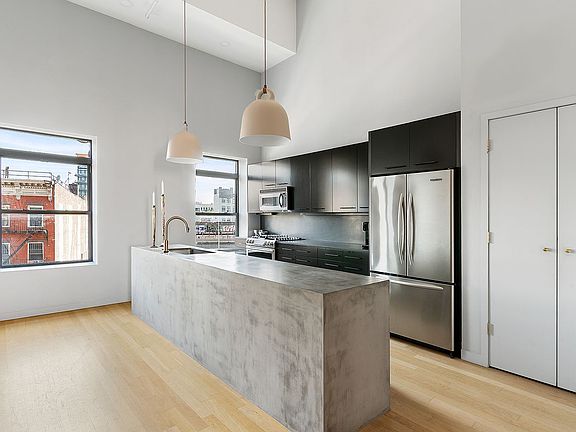 3rd image of 154 Broadway APT 4