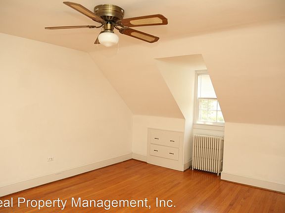 4th image of 109 Piedmont Ave N APT B