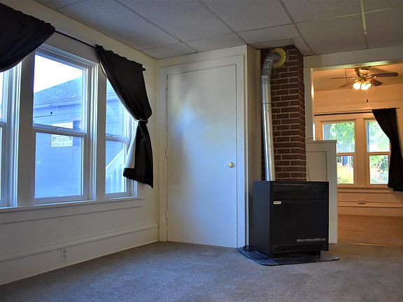 4th image of 418 E Broadway St #A