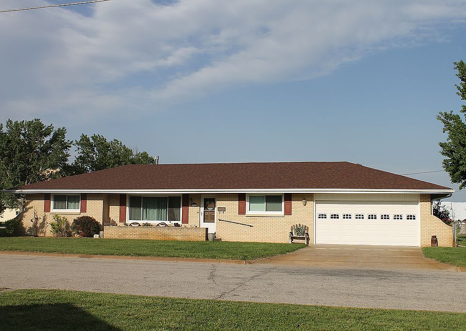 319 1st St, Downs, KS 67437 Zillow