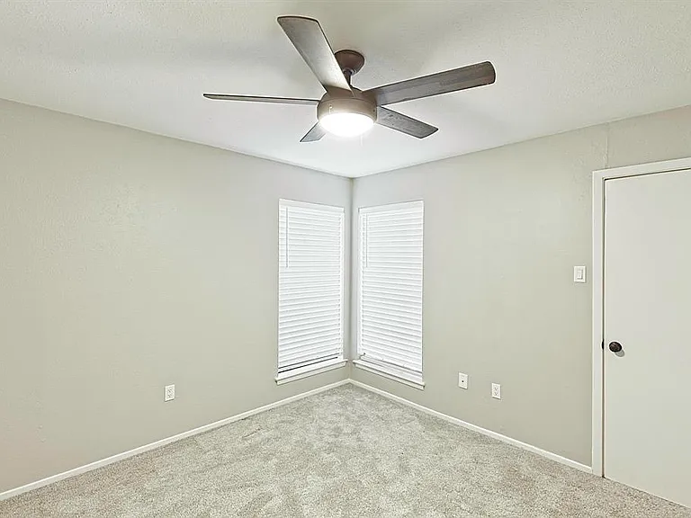889 Dublin Dr #D — Photo 33